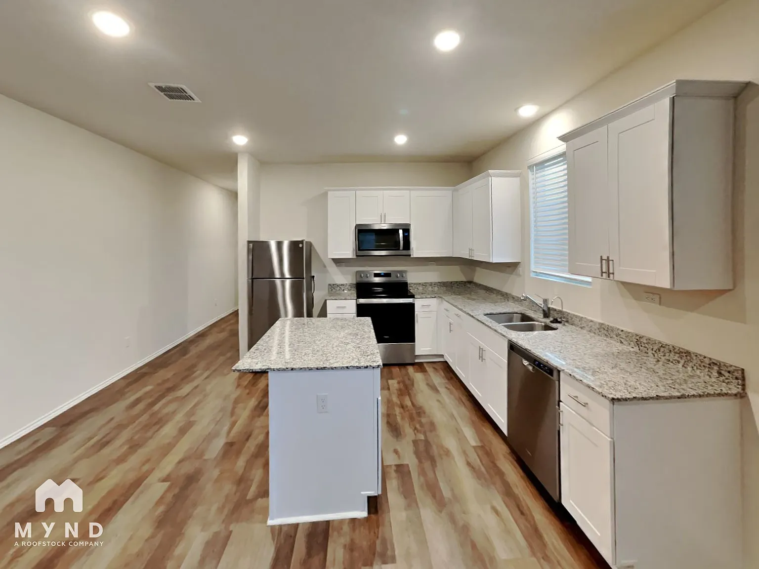 3 bed, 2.0 bath, 1688 sqft, $1,699 — Photo 4