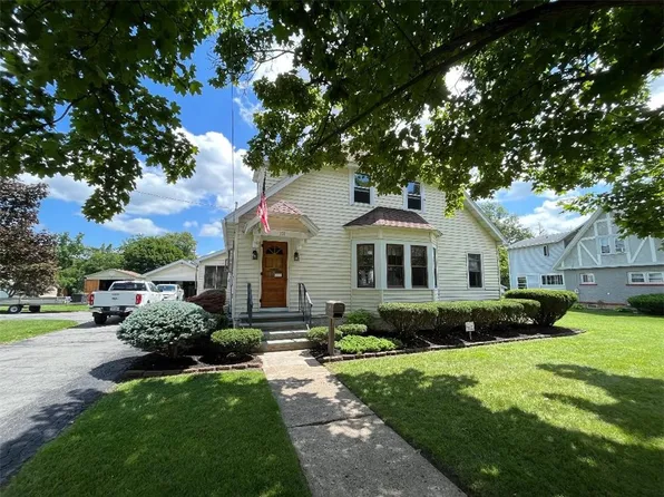 131 Burns Ter, Penn Yan, NY 14527