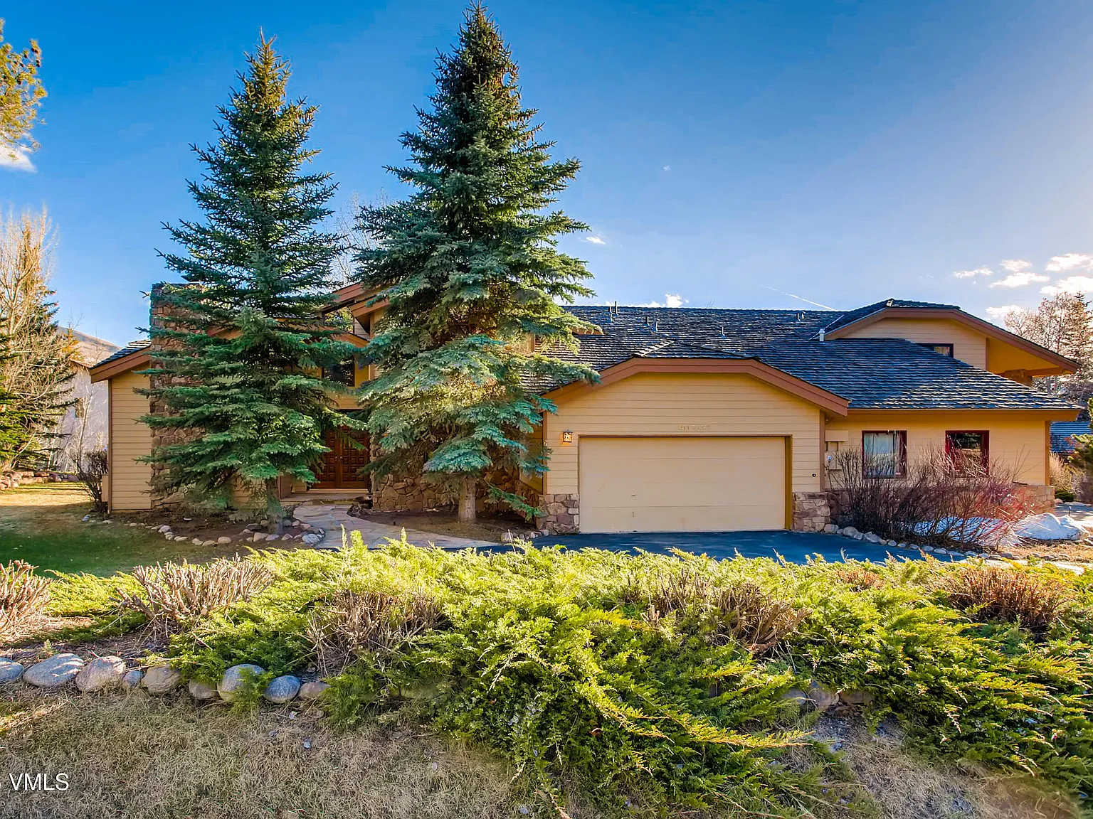 4 bed, 3.0 bath, 2340 sqft, $6,000 — Photo 3