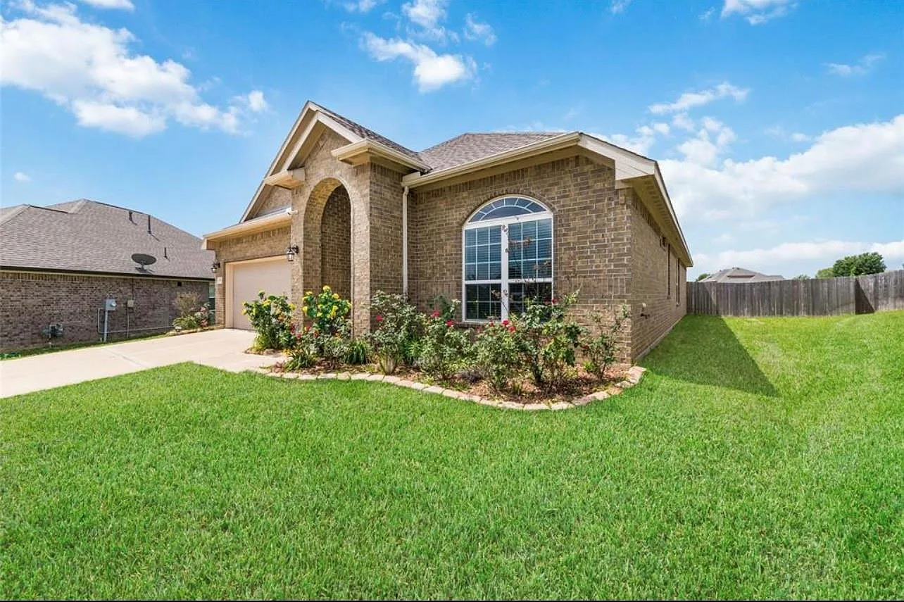 3 bed, 1798 sqft, $2,250 — Photo 2