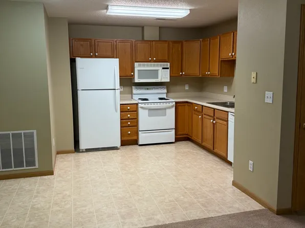 543 N 4th St, West Branch, IA 52358