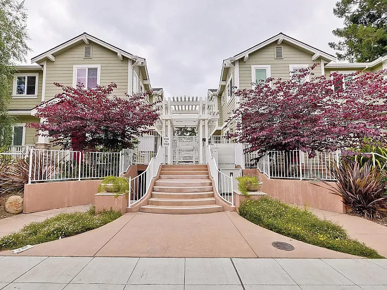 1120 Boranda Ave — Photo 1