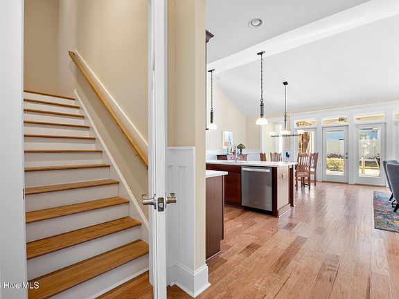 4th image of 9026 Mango Bay Court NE