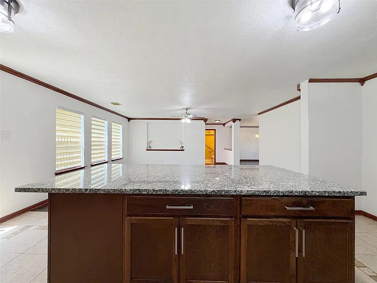 4707 Meadowthorn Ct — Photo 7