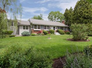 34 Pryer Manor Rd, Larchmont, NY 10538