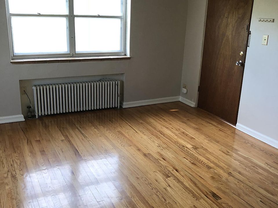 Second living room picture