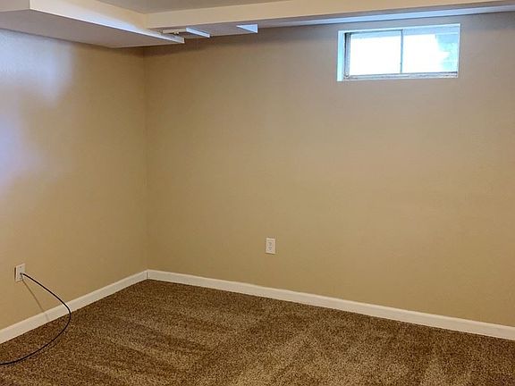 3rd image of 2260 Woodlawn Ave