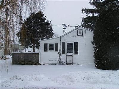 4th image of 204 1st Ave