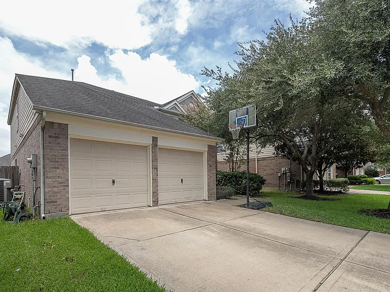 21418 Grand Hollow Ln — Photo 2