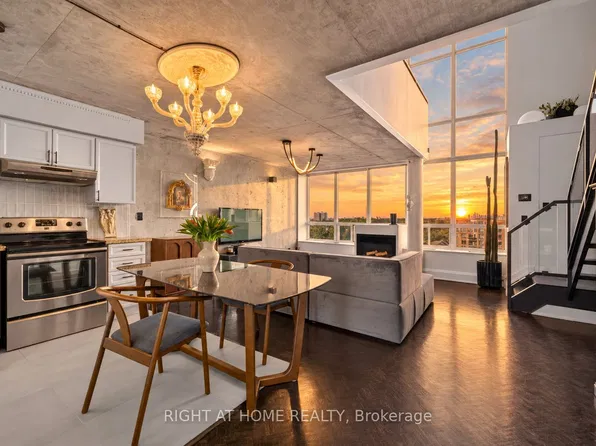250 Manitoba St #612, Toronto, ON M8Y 4G8