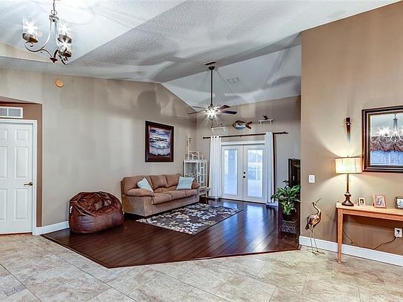 5th image of 517 Hufford Dr