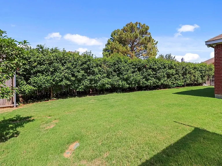 9669 Plains Cir — Photo 34