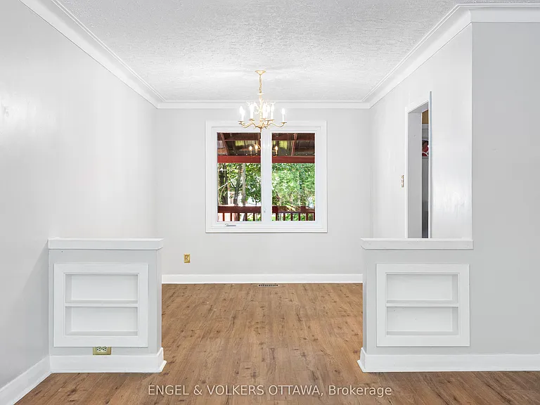 1402 Kilborn Ave — Photo 11
