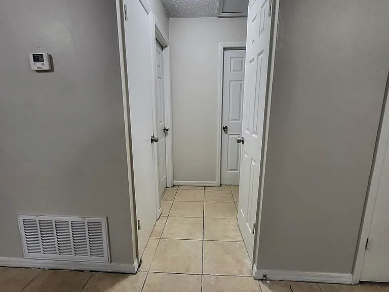 1704 Birchwood Cir #2 — Photo 6