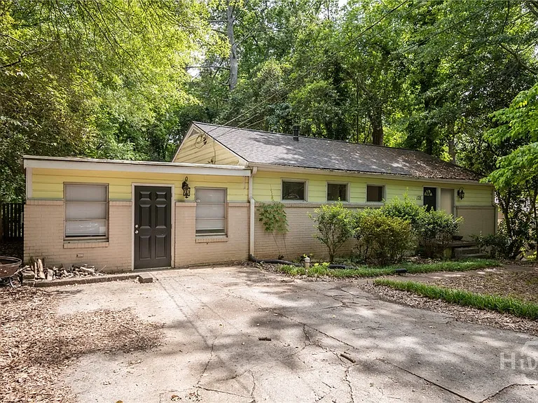 175 Habersham Way — Photo 2