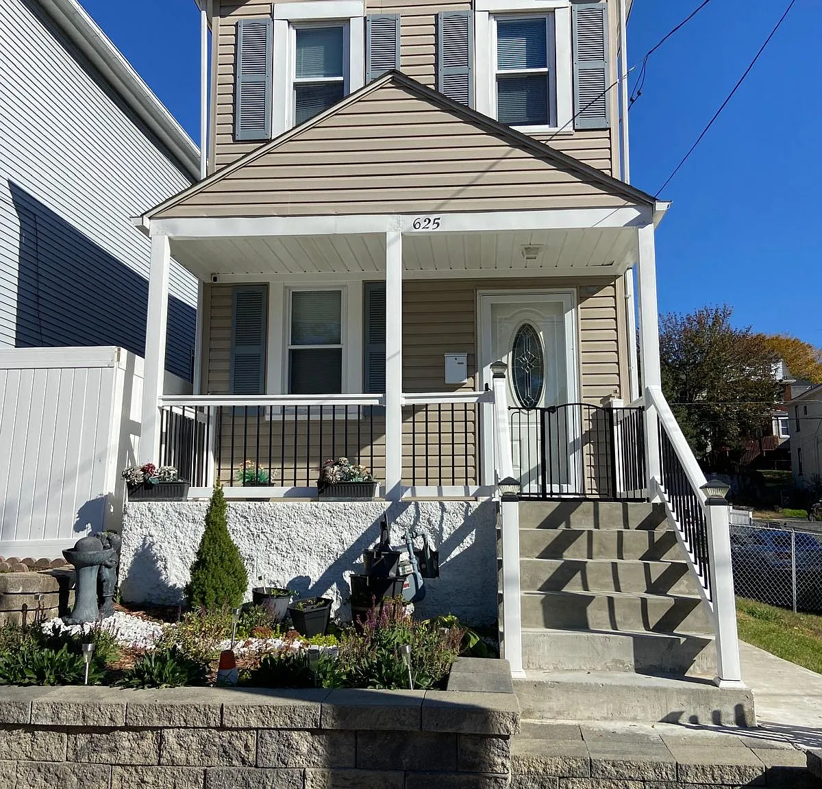2 bed, 840 sqft, $1,500 — Photo 2