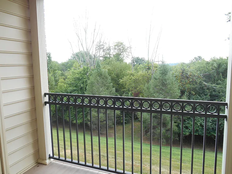 Amberley at Blue Bell Apartments — Photo 48