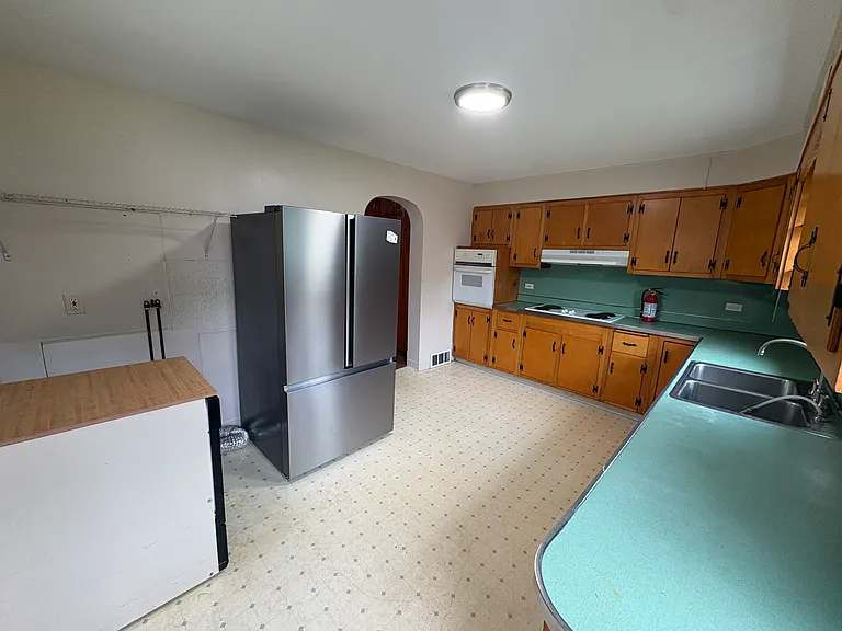 343 Charles St — Photo 7