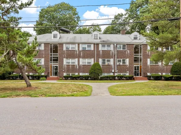 40 Edgelawn Ave APT 3, North Andover, MA 01845