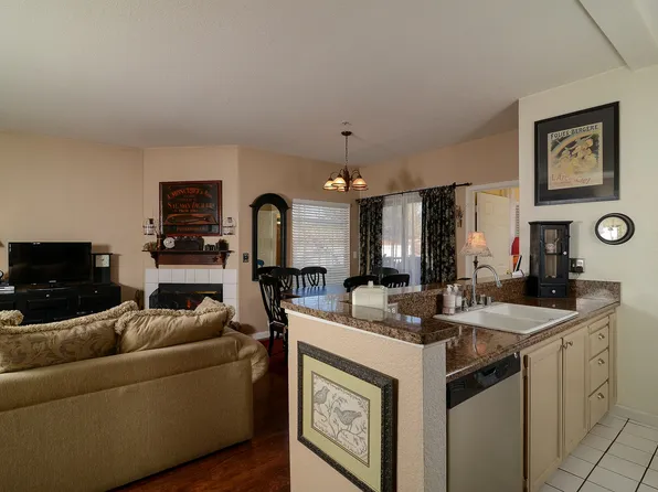 3007 Beachcomber Dr E, Rocklin, CA 95677