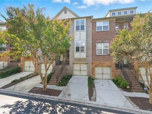 2044 Cobblestone Cir, Atlanta, GA 30319