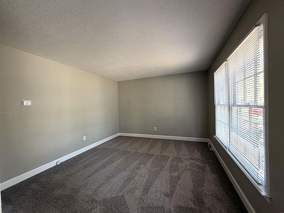 3rd image of 7635 Hillandale Rd