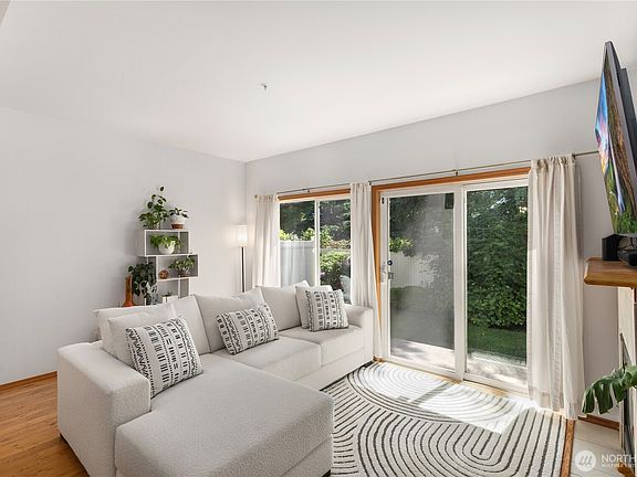 2nd image of 418 17th Street SE #5C