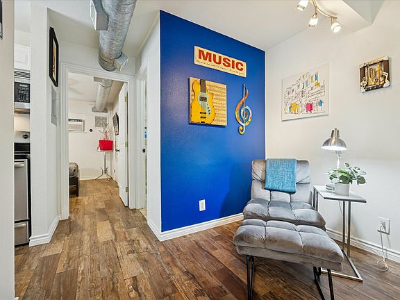 4th image of 1510 W 6th St APT 109