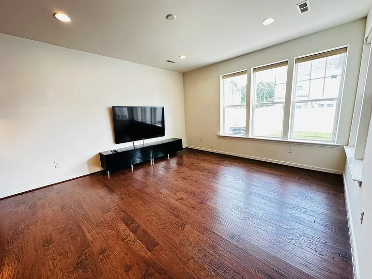 5604 Benoni Ct — Photo 11