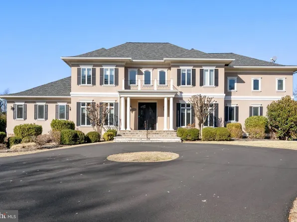 10400 Hunters Valley Rd, Vienna, VA 22181