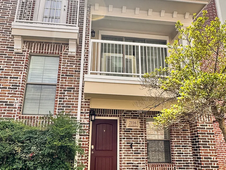 2116 Grove Park Ln — Photo 1