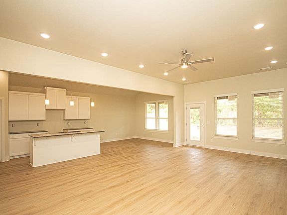 4th image of 5504 SW Tea Olive Ln