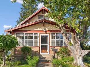 909 Mount Loretta Ave, Dubuque, IA 52003