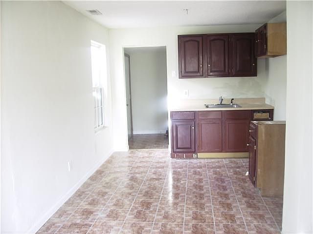 2nd image of 729 Cooper Dr