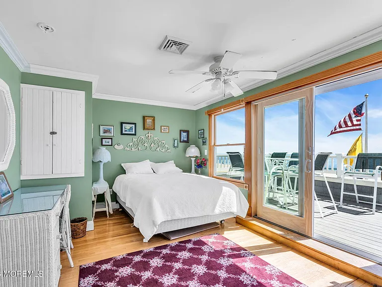 419 Beachfront Front — Photo 13