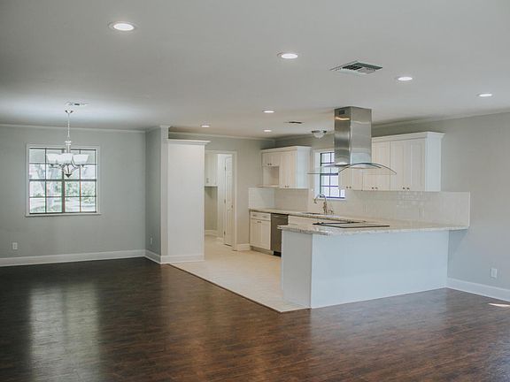 4th image of 302 5th St