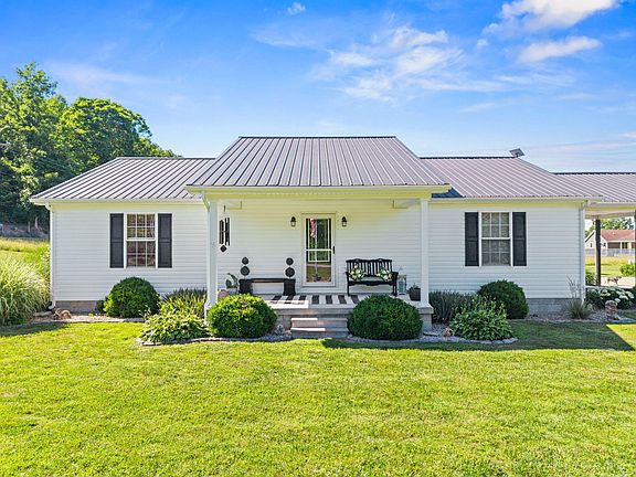 4th image of 15 Rose Ln