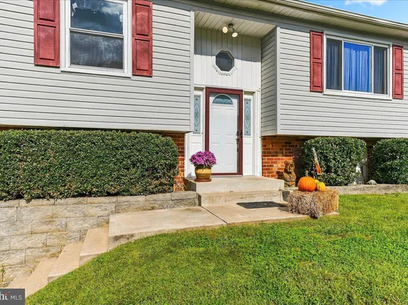 33 Mulberry St, Upper Chichester, PA 19061