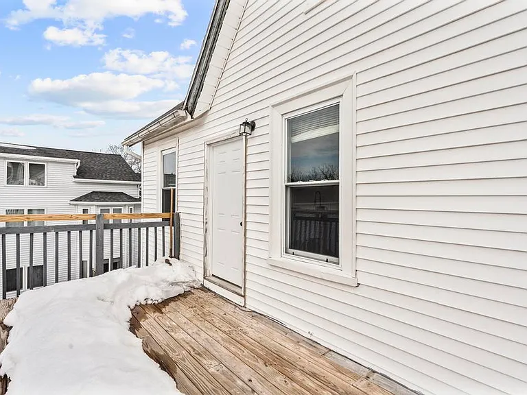 30 Anthony St #A — Photo 2