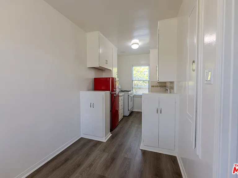 1940 S Robertson Blvd #10 — Photo 13