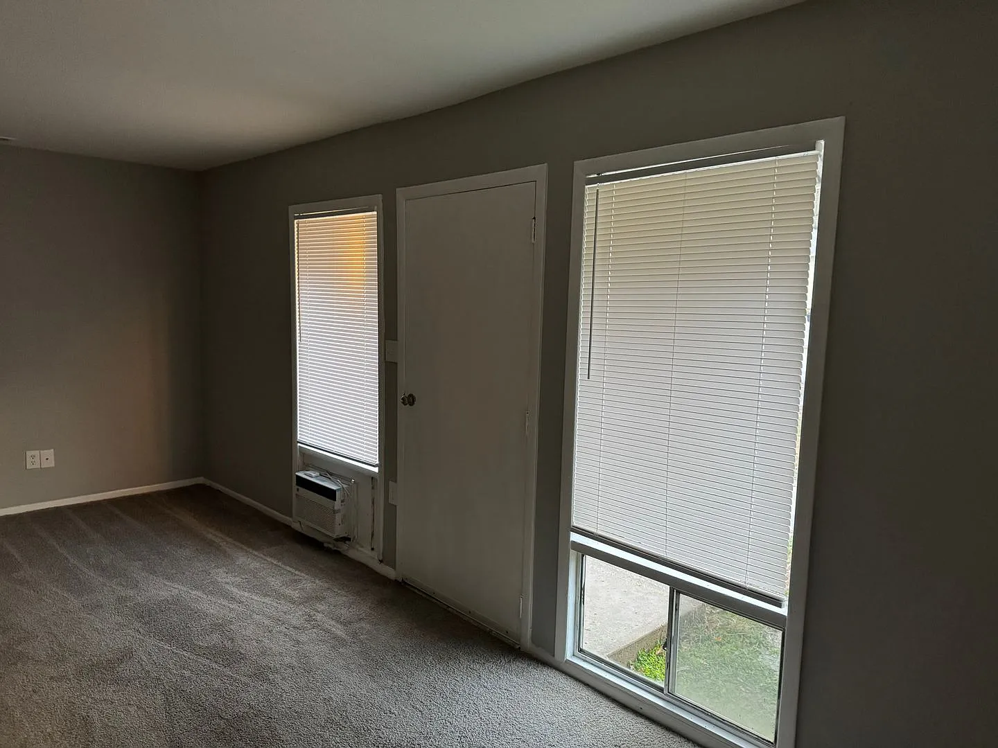 1521 N Hocker Ave — Photo 2