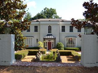 211 Sylvan Dr, Lookout Mountain, TN 37350