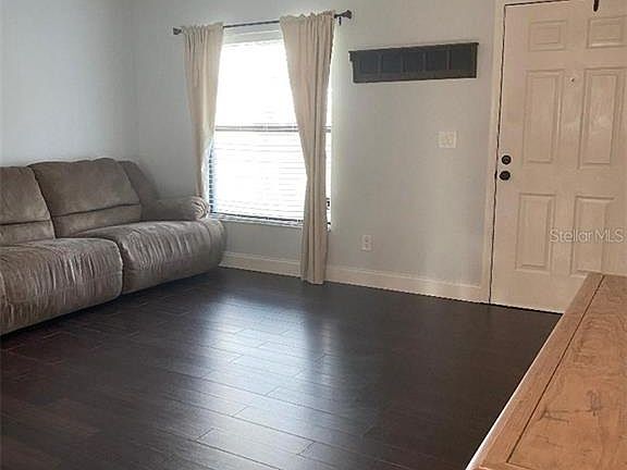 3rd image of 512 Wyoming Ave