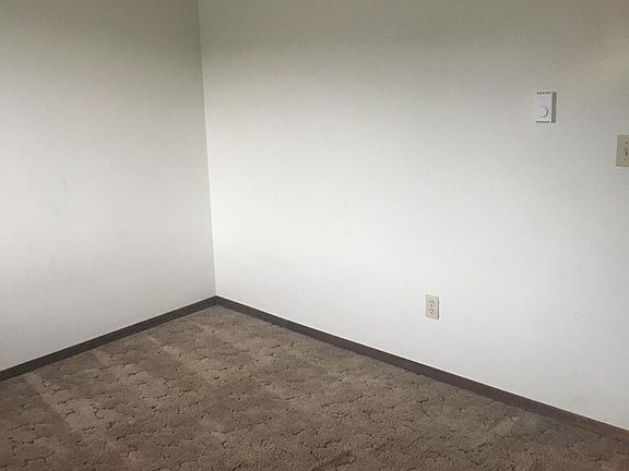4th image of 251 NE Birch Ave APT F