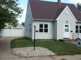 19 E 2nd St, Clintonville, WI 54929