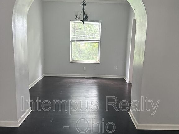 4th image of 3125 Highland Park Dr