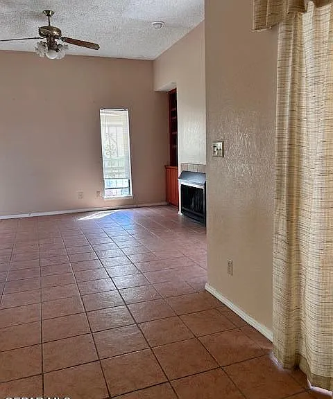 730 N Resler Dr #A — Photo 2