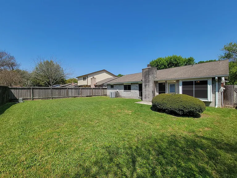 10115 Enchanted Stone Dr — Photo 3
