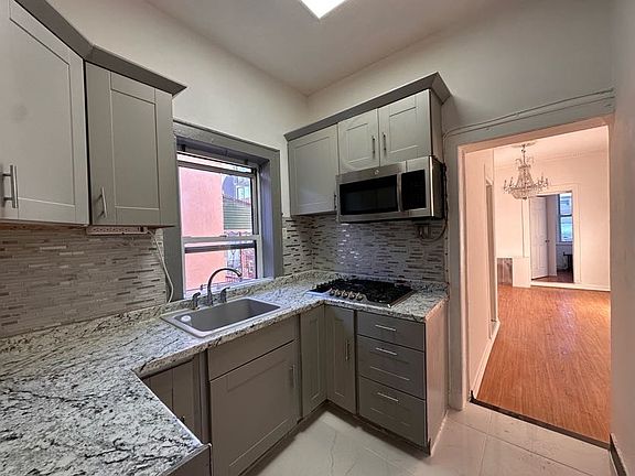 3rd image of 23-60 32nd St #2