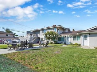 17071 Oak Ln APT C, Huntington Beach, CA 92647